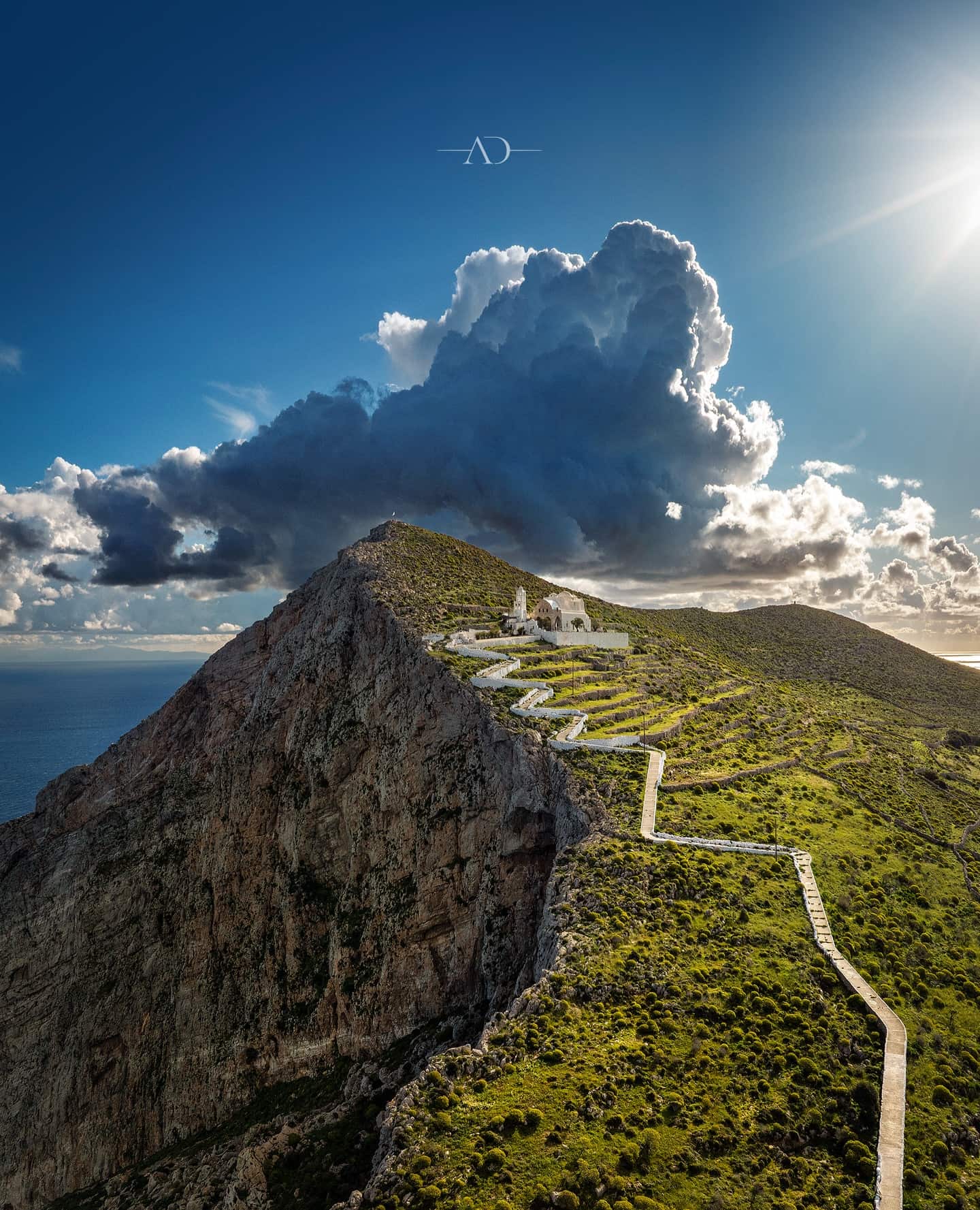 Tramonto sull'Egeo dalle falesie di Folegandros